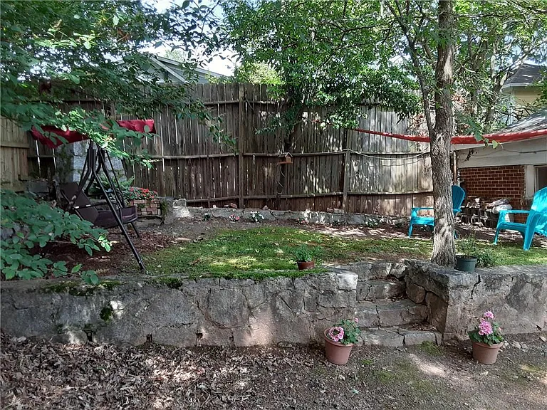 132 Huron St #2 — Photo 10