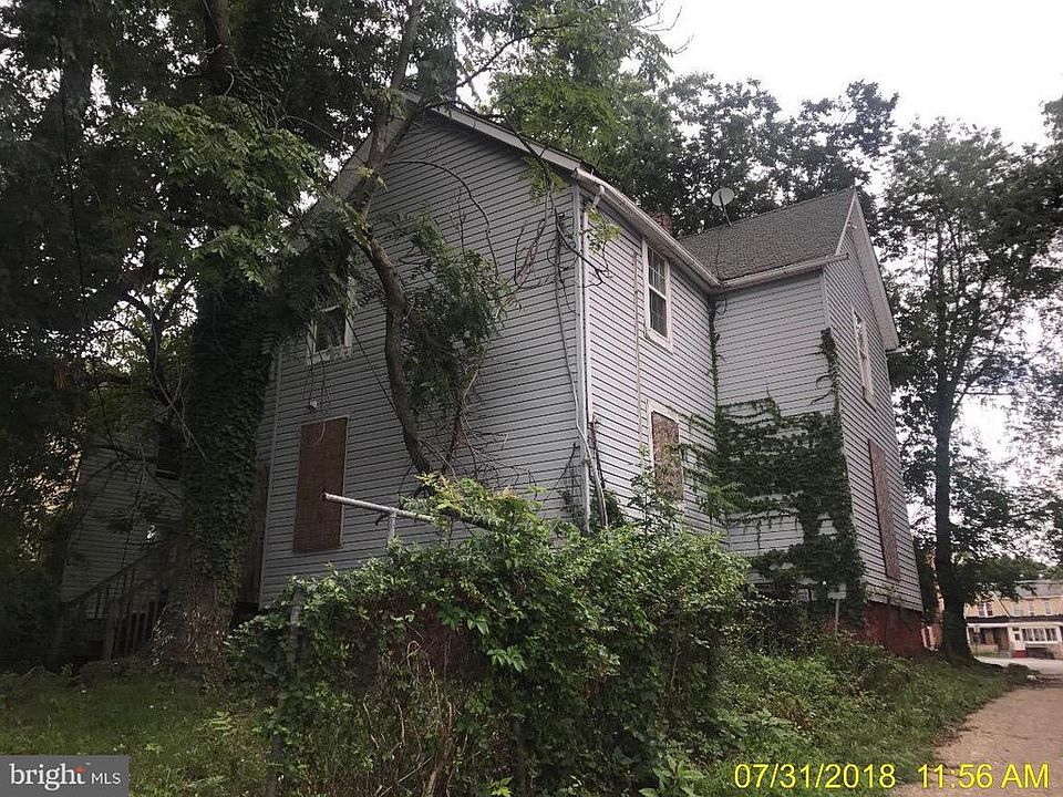 2nd image of 1553 Homestead St