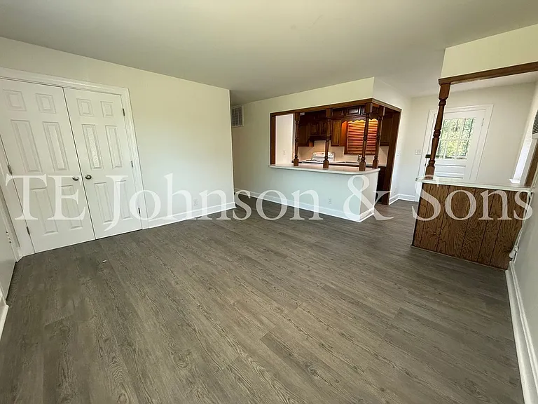 603 Kinard Dr — Photo 3