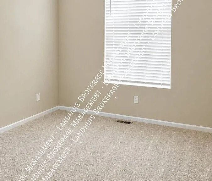 755 E Maybell Dr — Photo 2