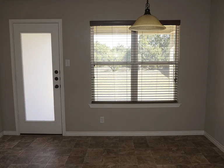 6500 Castle Gap Dr — Photo 5