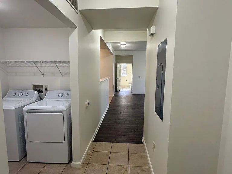 Maverick Apartments! — Photo 19
