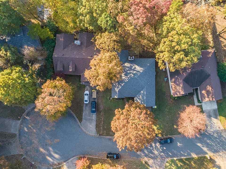 2nd image of 46 Summit Ridge Dr