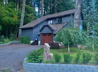 21490 E Briarwood Rd, Rhododendron, OR 97049