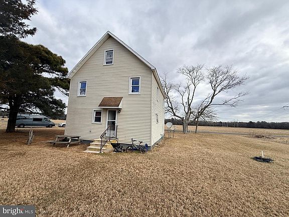 3rd image of 26414 Gum Tree Rd