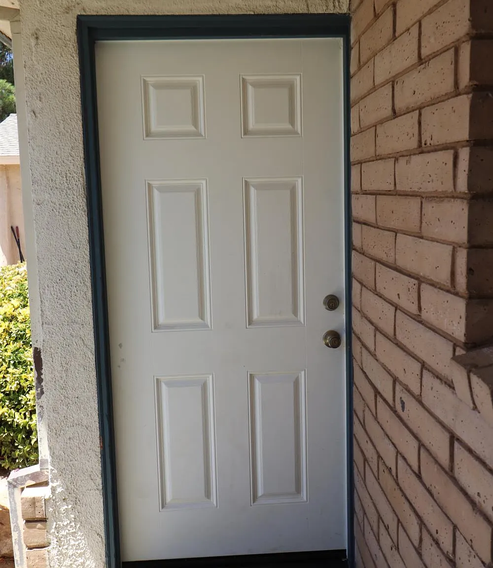3 bed, 1439 sqft, $2,300 — Photo 3