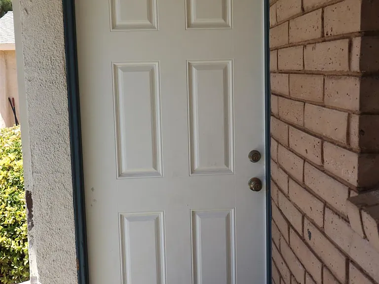 3342 W Oswego Ave — Photo 3