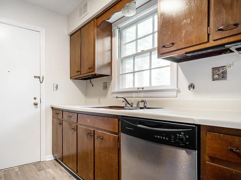 4056 Massie Ave — Photo 8