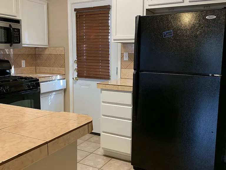 912 Keith Ln #A — Photo 8