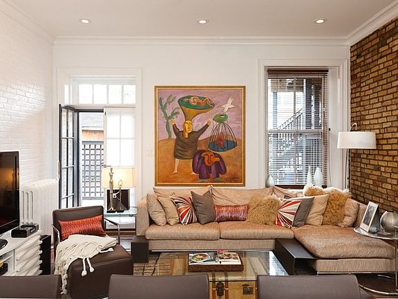 Living are to private Patio