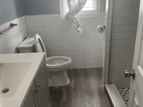 3rd image of 208 Amherst St Floor 2