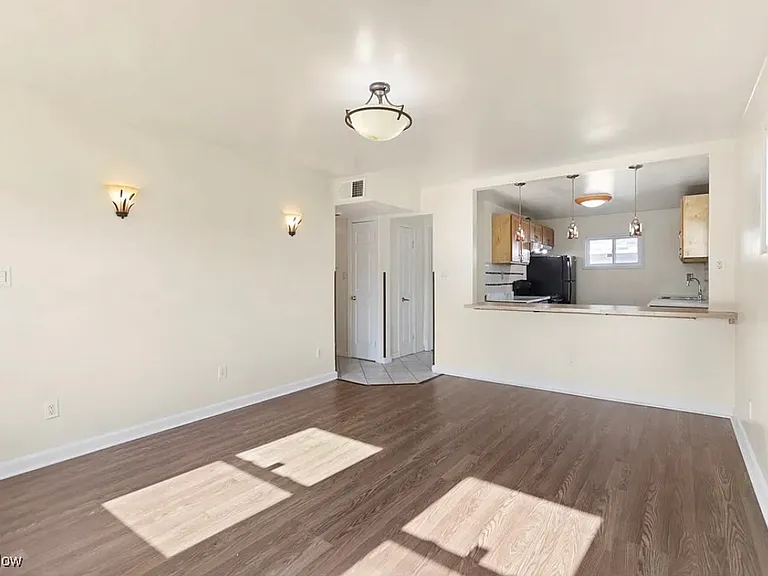 3836 W 117th St — Photo 2