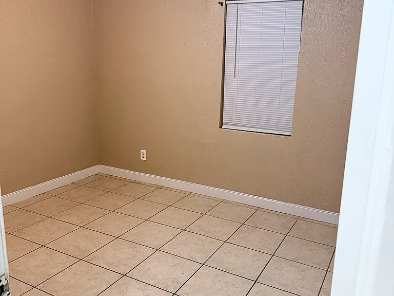 1109 Wedgewood Cir — Photo 9