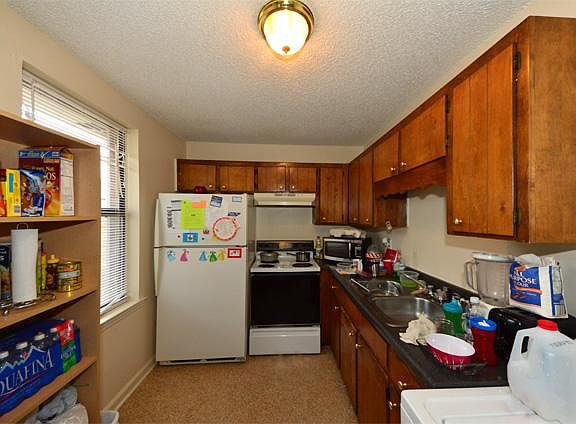 3rd image of 206 Prince Ave #Ab