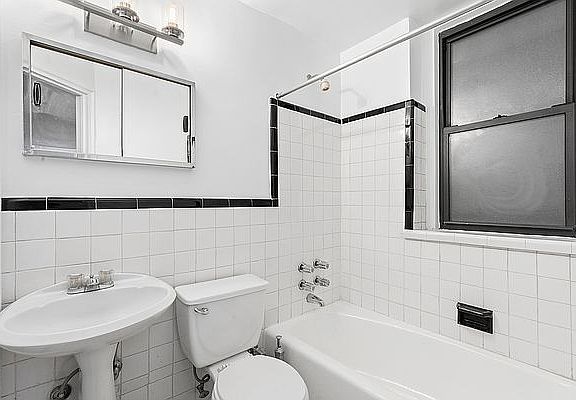 5th image of 169 W 80th St APT 1A
