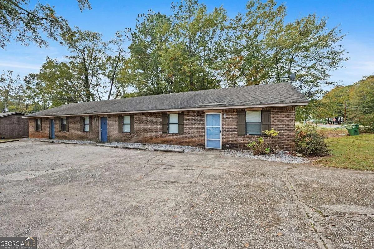 2 bed, 983 sqft, $1,350 — Photo 1
