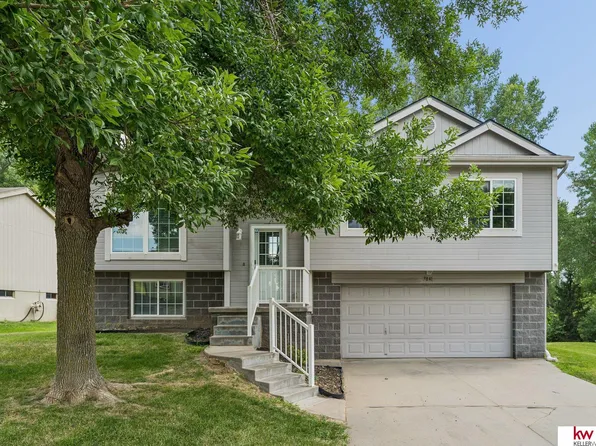 7841 Bondesson St, Omaha, NE 68122