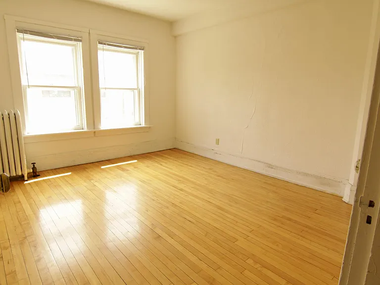 676 State St #405 — Photo 4