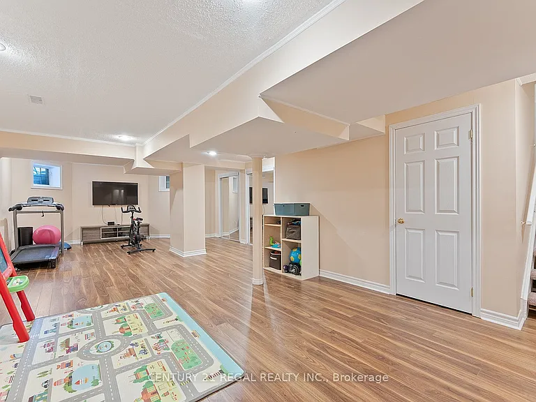 42 Ballymore Dr — Photo 44