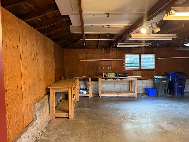 924 N Union Ave — Photo 50
