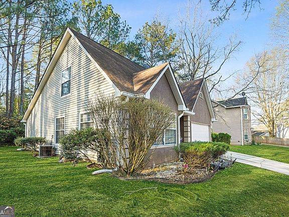 3rd image of 318 Eagle Ct