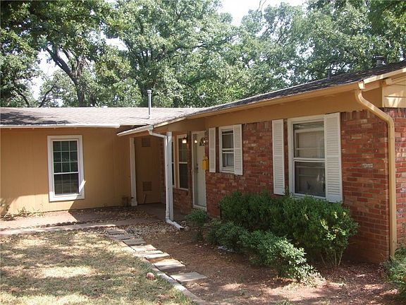 2nd image of 1833 Montclair Dr
