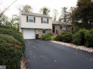 672 Glen Rd, Warminster, PA 18974