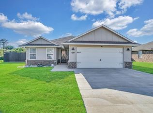 913 Avalon Dr, Altus, OK 73521