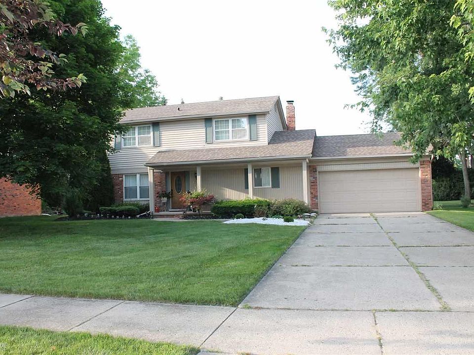 1st image of 1903 N Lake Dr