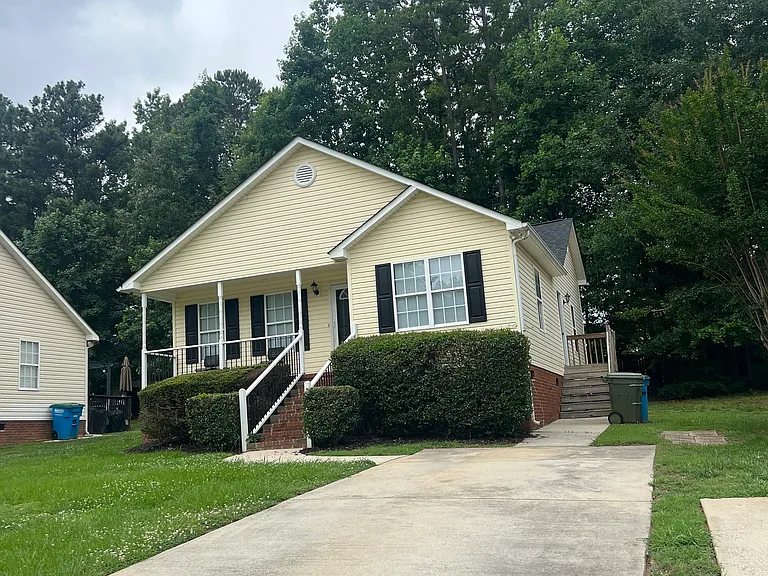 114 Webbs Mill Dr — Photo 16