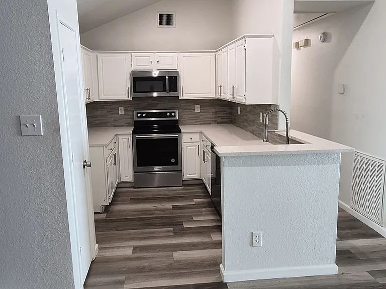 827 Prairie Creek Dr — Photo 10