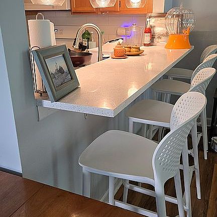 Kitchen/dining room.