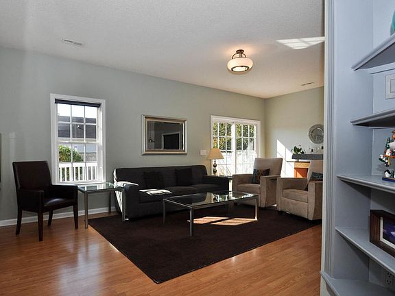 3rd image of 6624 Wedderburn Dr