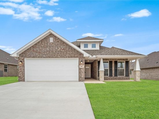1060 Ari Ave, Centerton, AR 72719