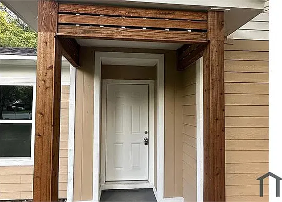 1008 Commerce Dr — Photo 1
