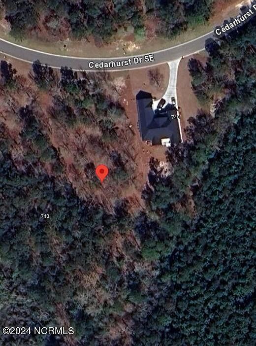 1st image of 744 Cedarhurst Drive SE