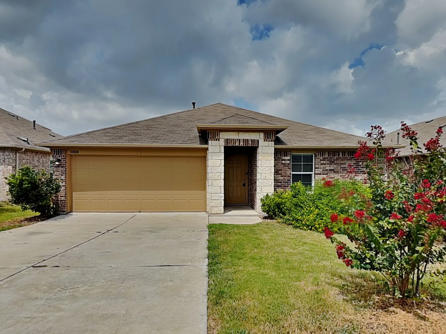 3 bed, 2.0 bath, 1508 sqft, $2,099 — Photo 1