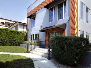 1952 N Beachwood Dr, Los Angeles, CA 90068