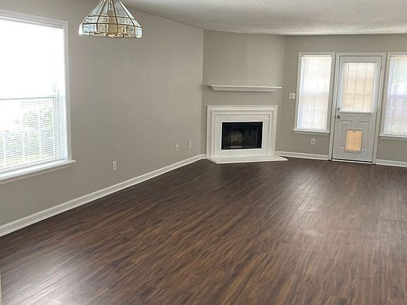 3rd image of 109 Barts Dr