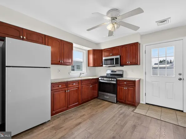 4627 Gary Dr, Bristol, PA 19007