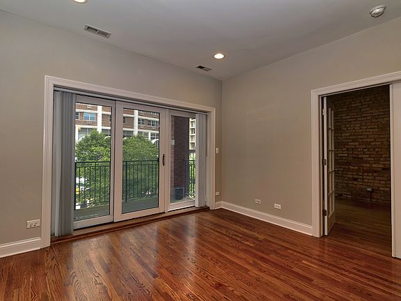 4th image of 421 W Belmont Ave APT 2A