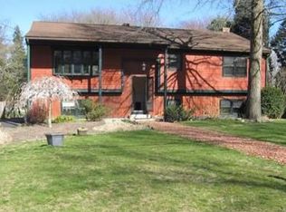 4 Evangeline Ct, Bristol, RI 02809