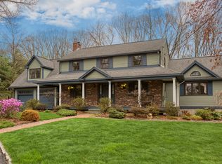 16 Robinson Rd, Westford, MA 01886