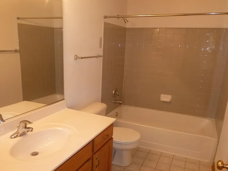 503 Heritage Ct — Photo 17