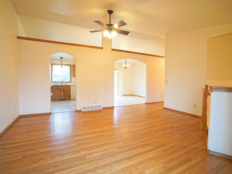 5201 S Baneberry Ave — Photo 4