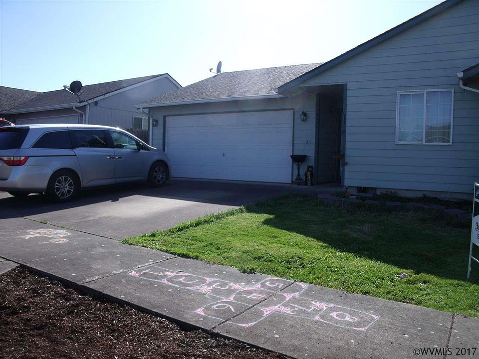 2nd image of 2252 Leonard Ln