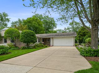 265 Belaire Dr, Buffalo Grove, IL 60089