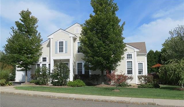 1st image of 2 Meeting House Ln
