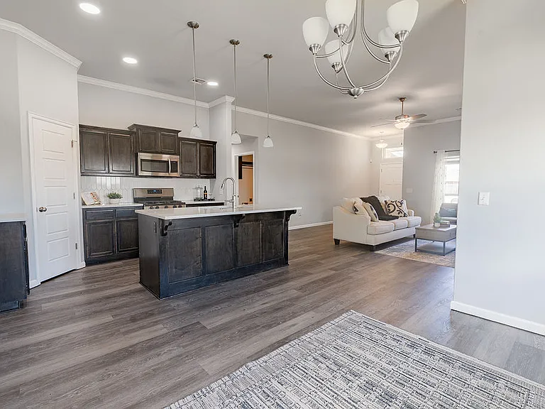 15708 Vermillion Dr — Photo 15