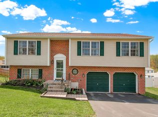 814 W 8th St, Birdsboro, PA 19508